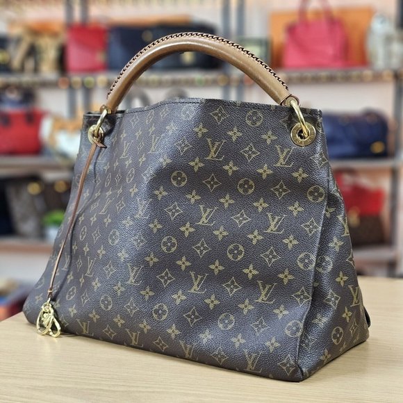 Louis Vuitton Handbags - LOUIS VUITTON ARTSY MM Authentic Monogram Tote Hobo LV Bag Shoulder Authentic LV